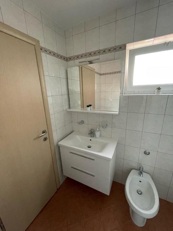 Apartments Elvira Krk Town Extérieur photo