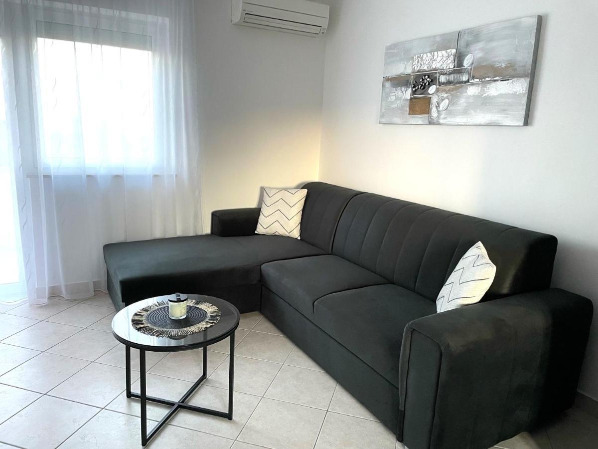 Apartments Elvira Krk Town Extérieur photo