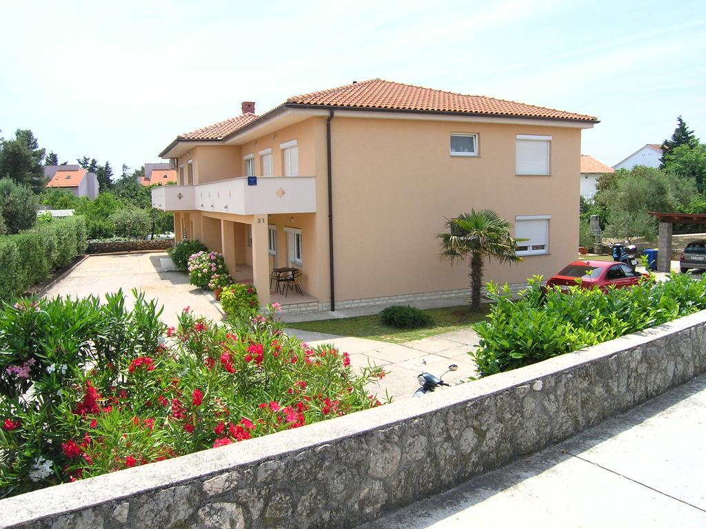 Apartments Elvira Krk Town Extérieur photo