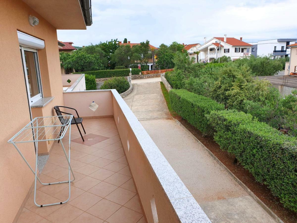 Apartments Elvira Krk Town Extérieur photo